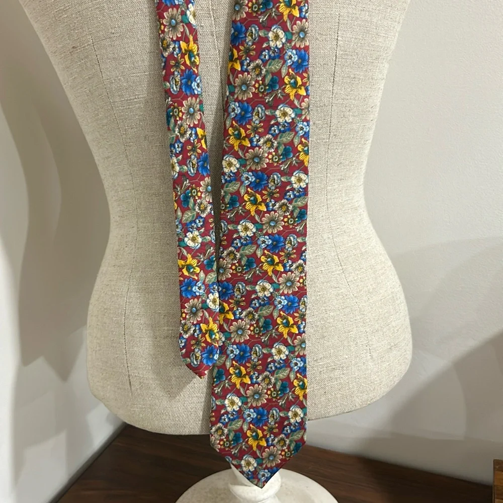 Mens tie‎
